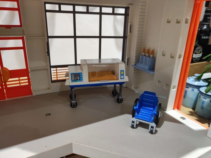 Hôpital pédiatrique playmobil 6657 et 6443 - photo numéro 9