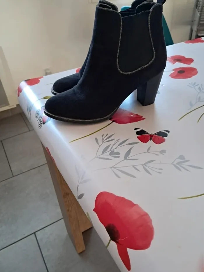 Bottines noires taille 38 - photo numéro 2