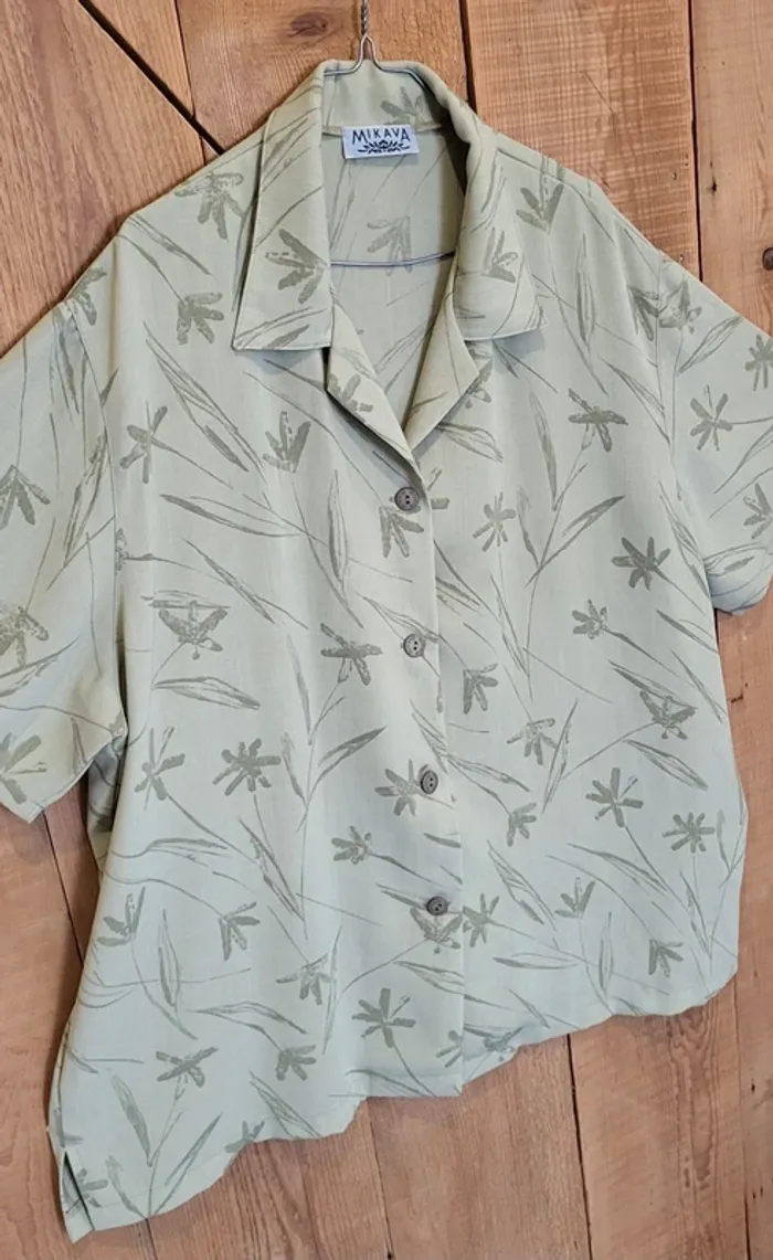 Chemise ample femme Mikava T52 vert clair motifs floraux vintage - Très bon état - photo numéro 2