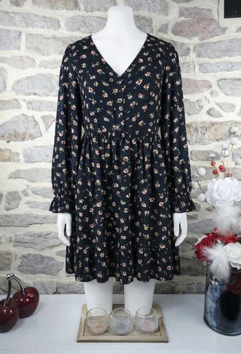 Robe champs de fleurs nocturne noire et multicolore Femme taille 54 marque Boohoo 🌺 
