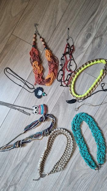 Lot de 10 colliers femme bijoux parfait état  😉😍