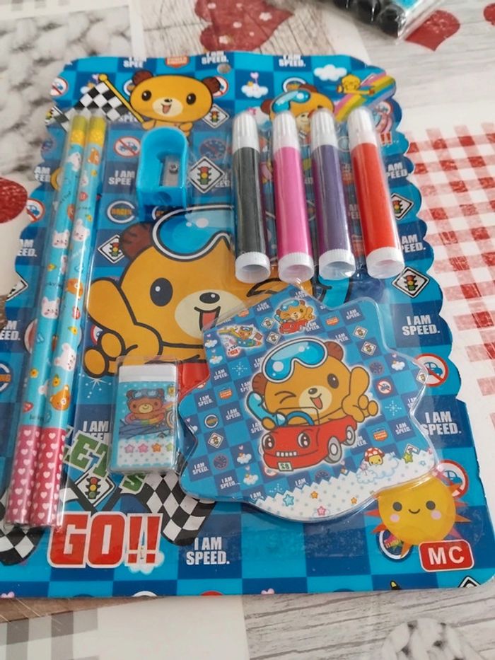 lot accessoire coloriage - photo numéro 2