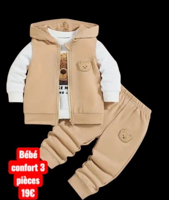 Vetement bébé 6/9 M  3 pièces veste avec capuche pantalon sweet