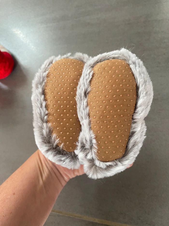 Chaussons neufs marmottes 0-6 mois - photo numéro 5