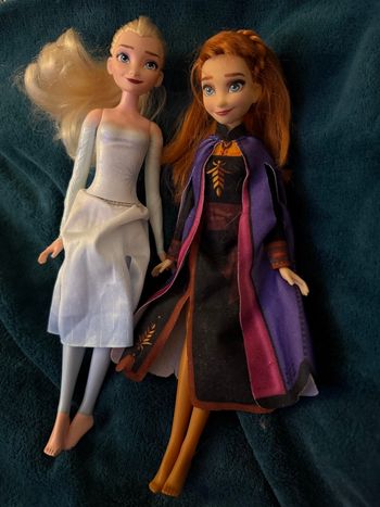 Elsa et Anna poupées Disney 