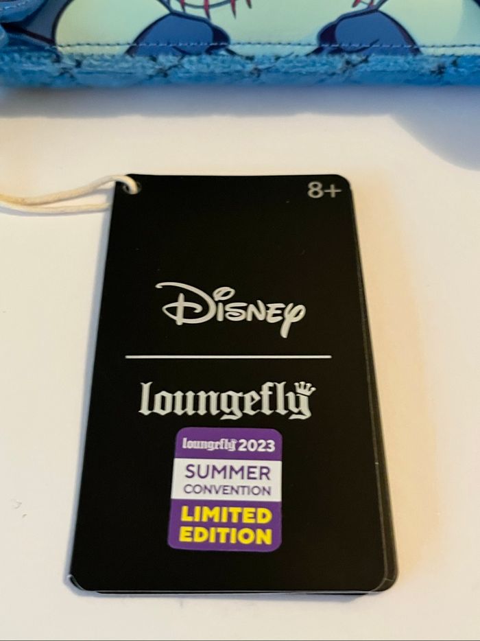 Portefeuille Loungefly Disney Stitch avec Scrump - photo numéro 2