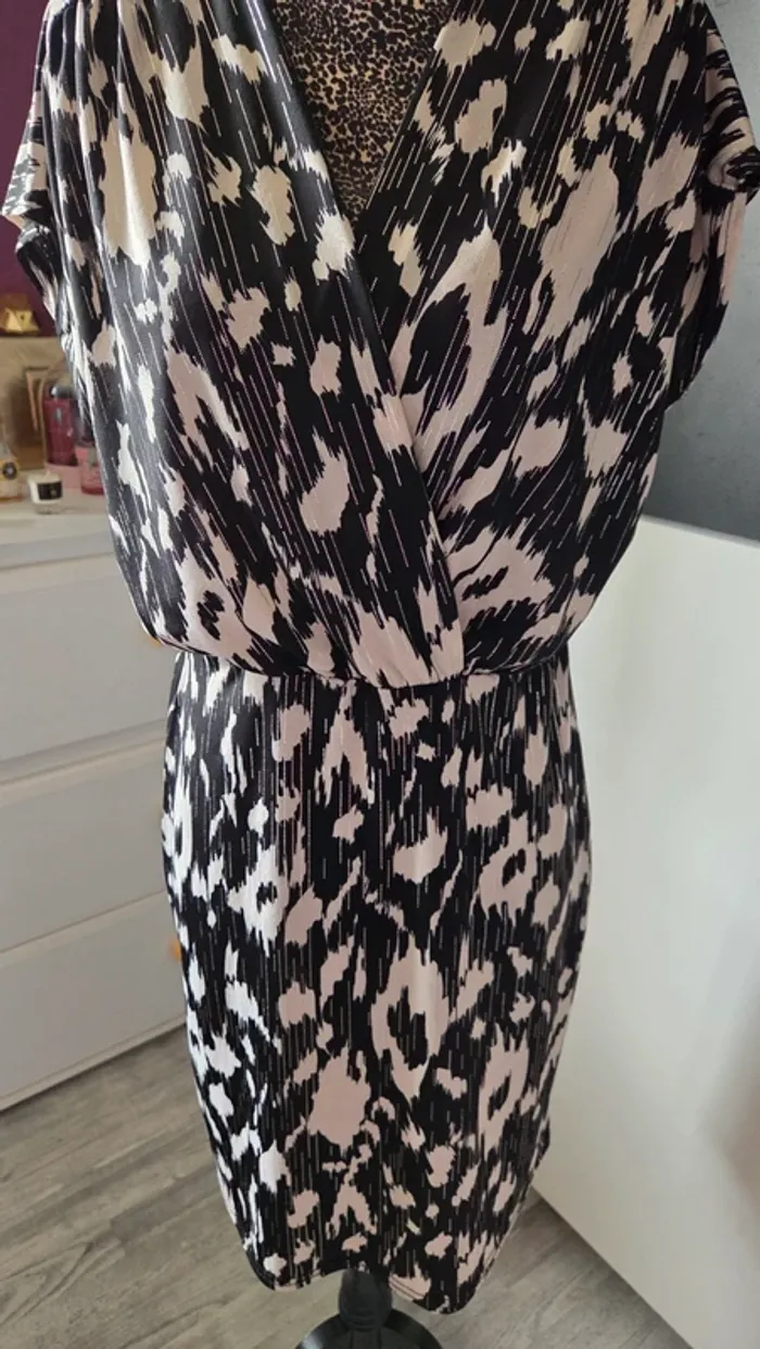 Robe Fine sans manche de chez Frenchy en Taille 40/L - photo numéro 3