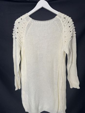 Très belle robe, crème, taille unique avec des perles sur les épaules