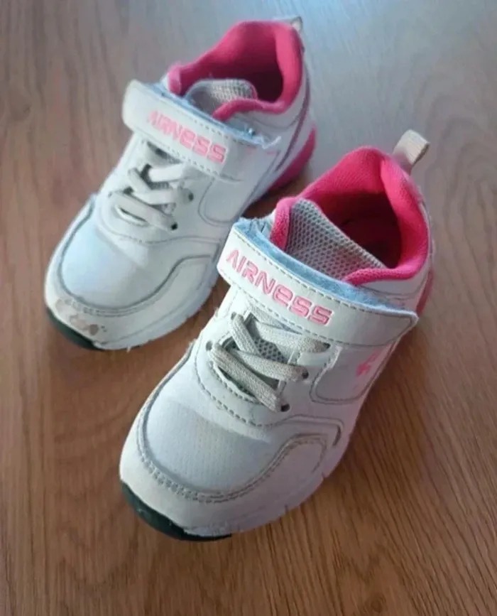 Baskets Airness pointure 26 - photo numéro 2