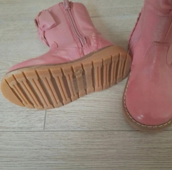 Bottines filles
Taille 21 - photo numéro 2