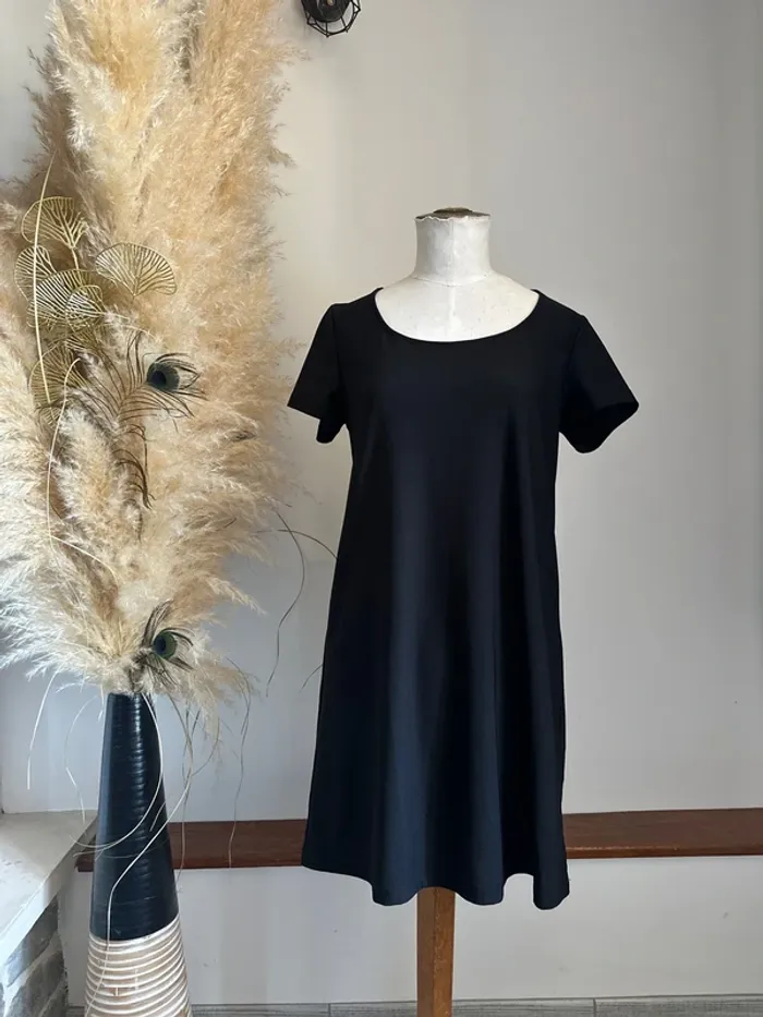 Robe noire Mango M