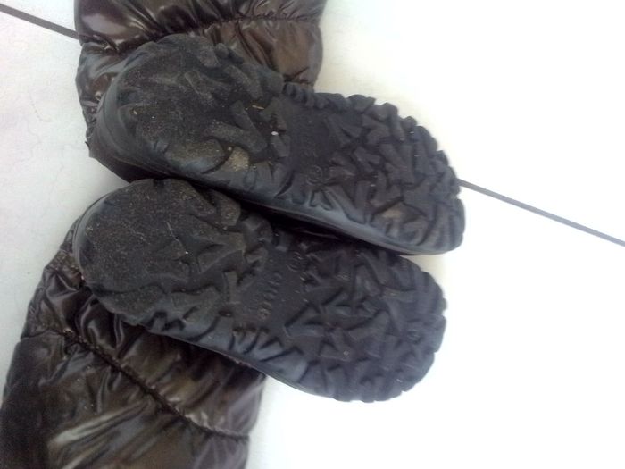 Lot de 4paires de chaussures t33(botte de neige,chaussons de gym baskets et chaussons) - photo numéro 4