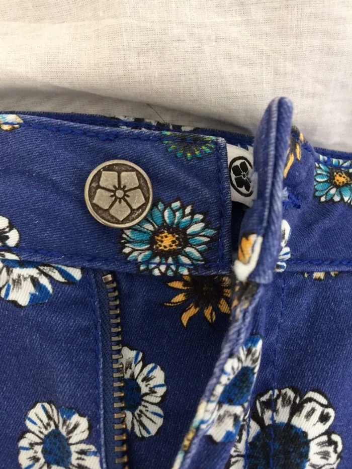 Mini Short Kenzo bleu à fleurs façon jean - photo numéro 3