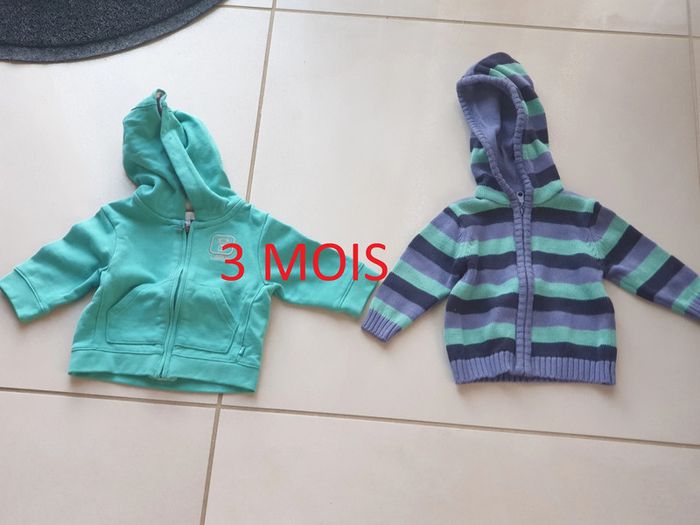2 GILETS 3 MOIS comme neuf
