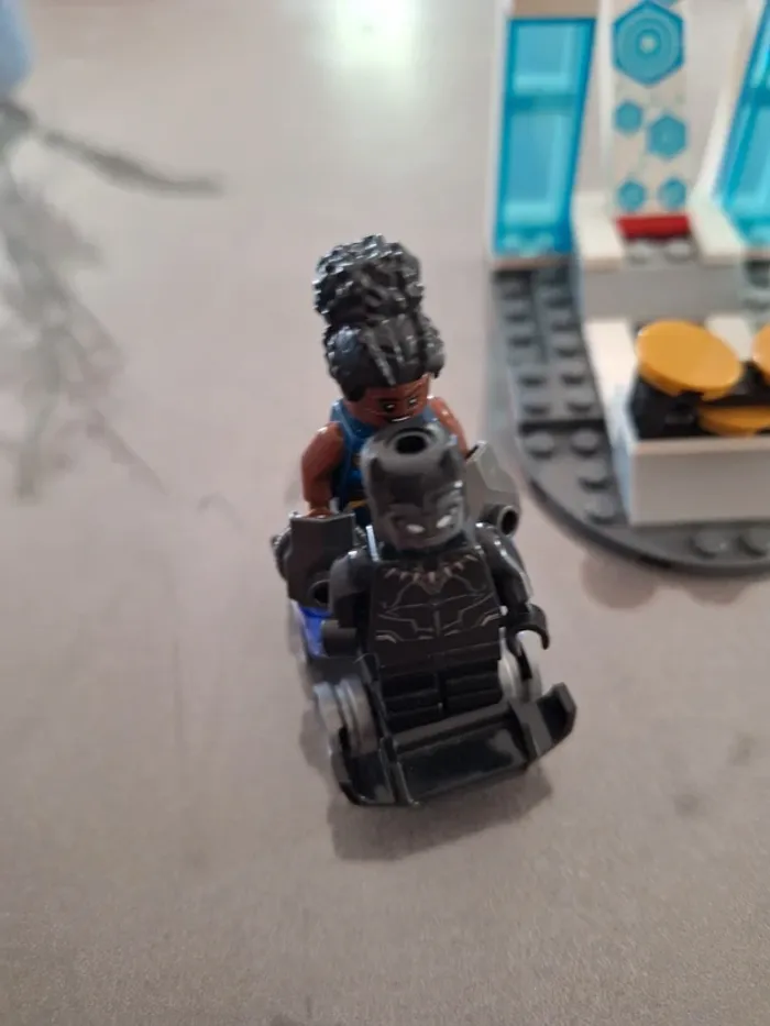 Lego black panthère - photo numéro 2