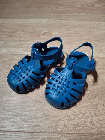 🩵 Sandales en caoutchouc bleu marine – Taille 24/25 🩵