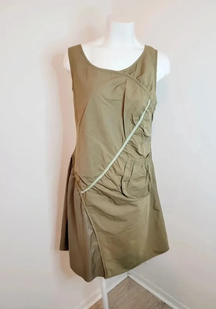 Jolie robe Tolentino taille L (40)