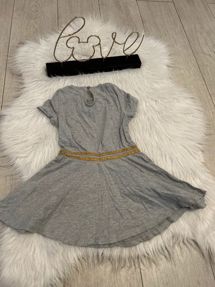 Très belle robe minnie 🥰 taille 4 ans disney - photo numéro 4