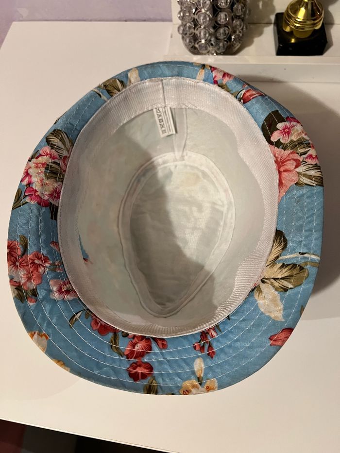 Chapeau - photo numéro 3