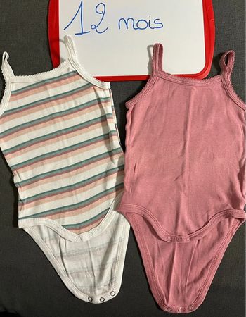 Lot 2 bodys bretelles Gemo 12 mois