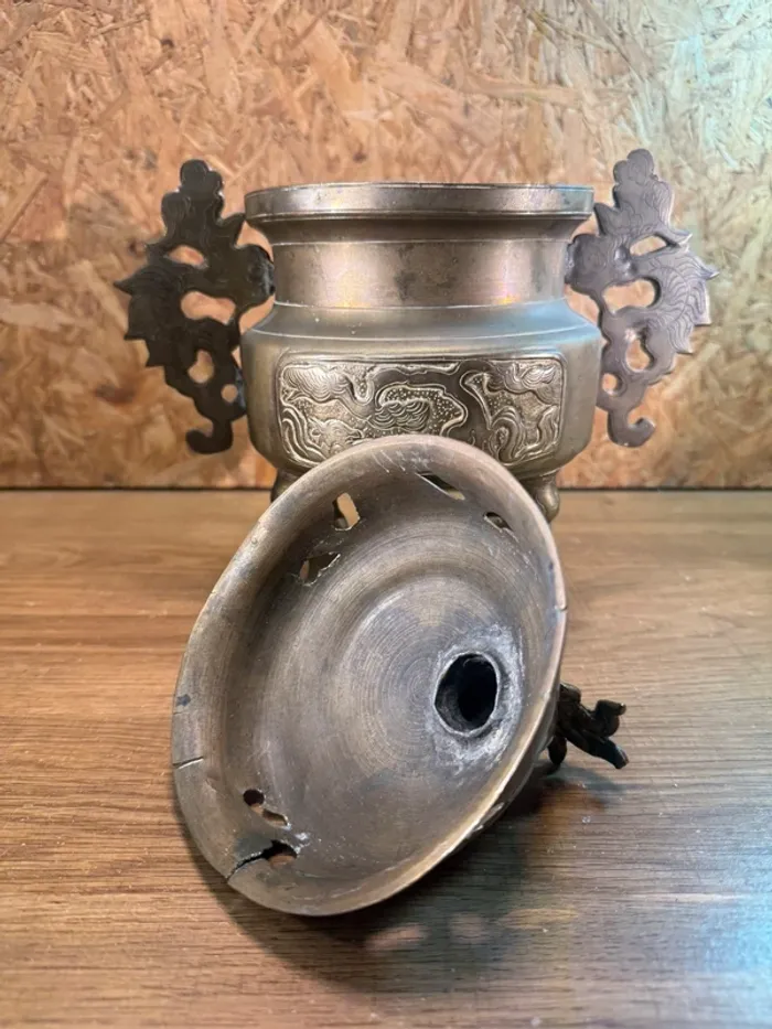 Brûle-parfum ancien en bronze - photo numéro 3