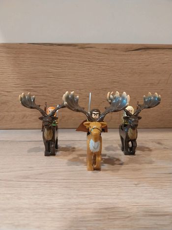 Figurines type lego Roi Elfes Elrond + Legolas et Tauriel sur cerfs seigneur des anneaux