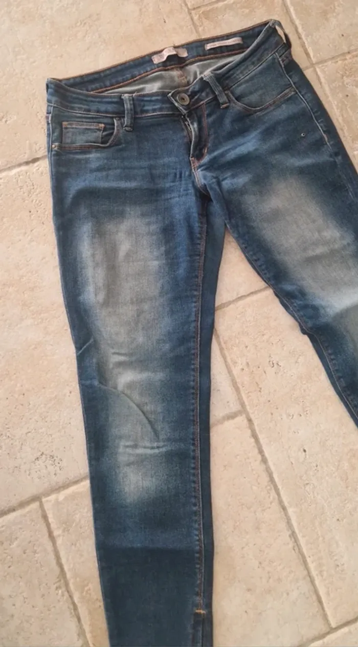 Jeans Guess Taille 28 - photo numéro 9