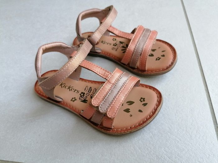 Très jolies 😍 sandales 'Kickers'
