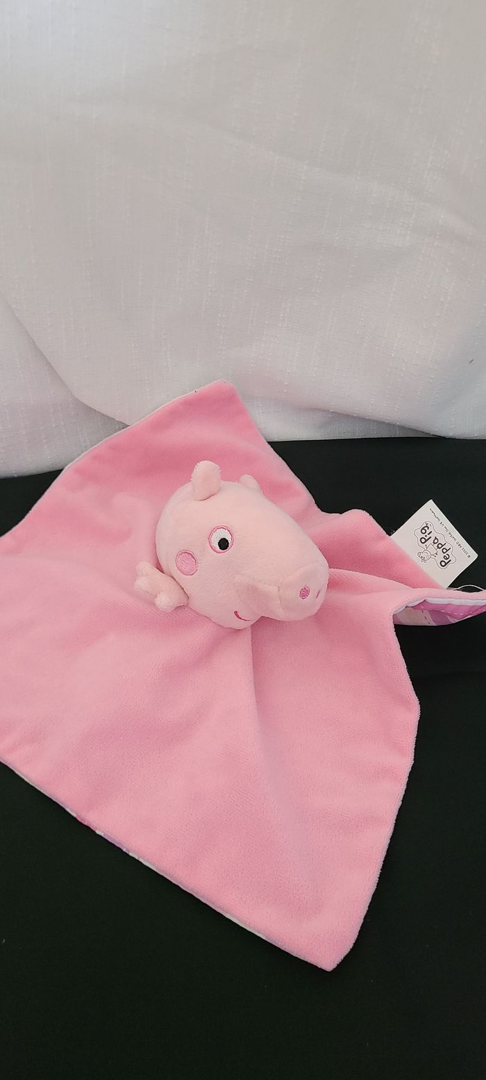 Cochon PEPPA PIG doudou plat rose - photo numéro 2