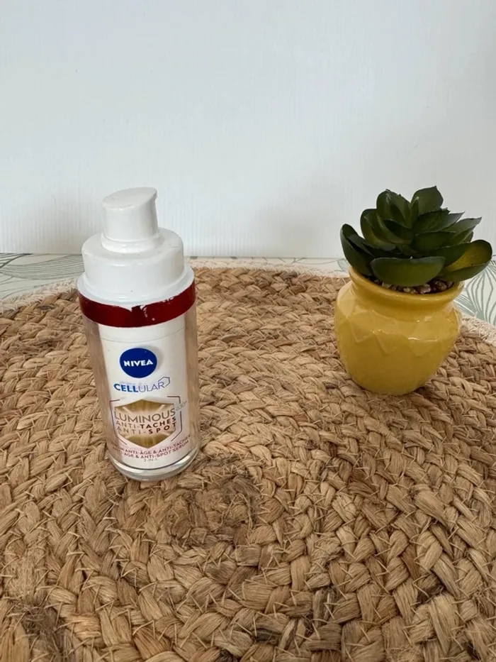 Nivea cellular sérim anti-âge et anti tâches 30mL à utiliser 12 mois après ouverture