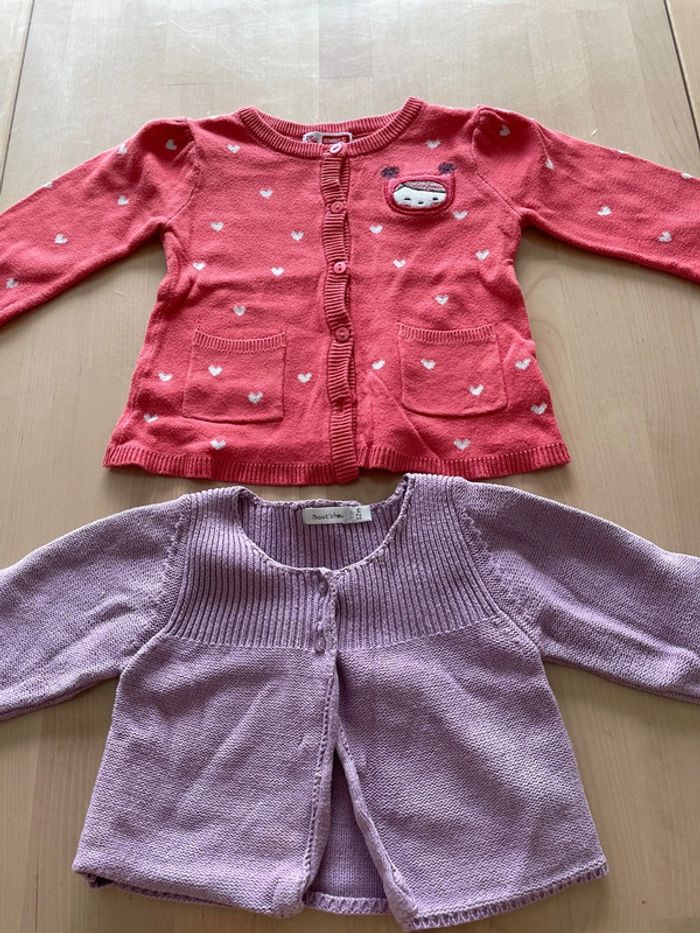 Lot de 2 gilets fille 12 et 18 mois