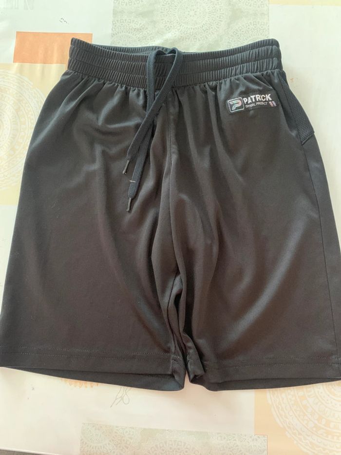 Short sport noir 2XS polyester sans repassage Patrick foot/tennis/running Taille 2XS