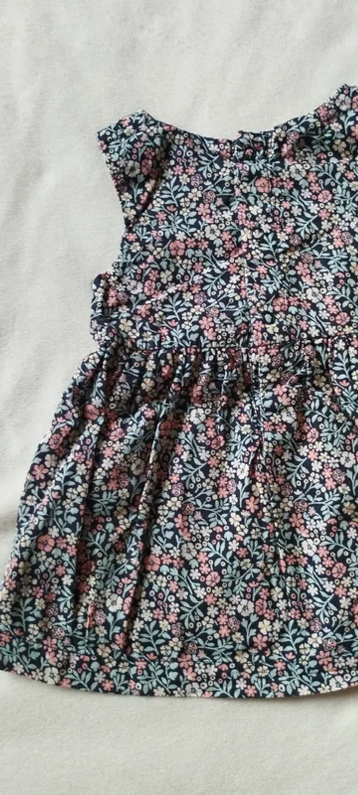Robe fleurie 3 MOIS - photo numéro 3