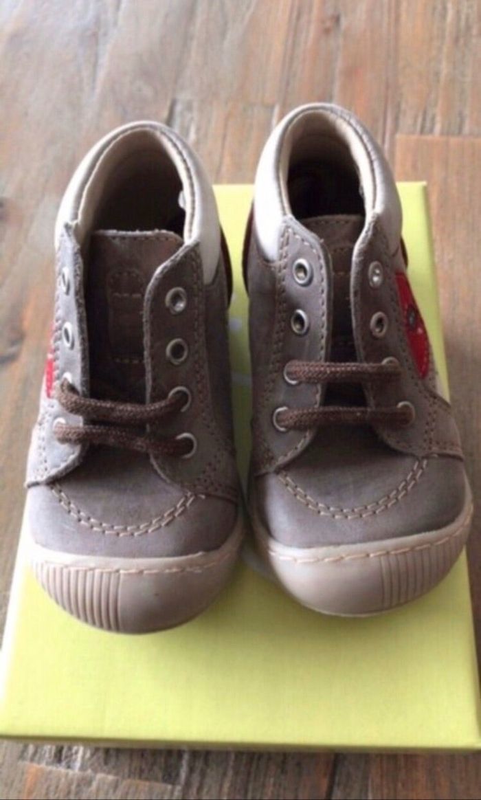 Chaussures neuves Aster taille 20