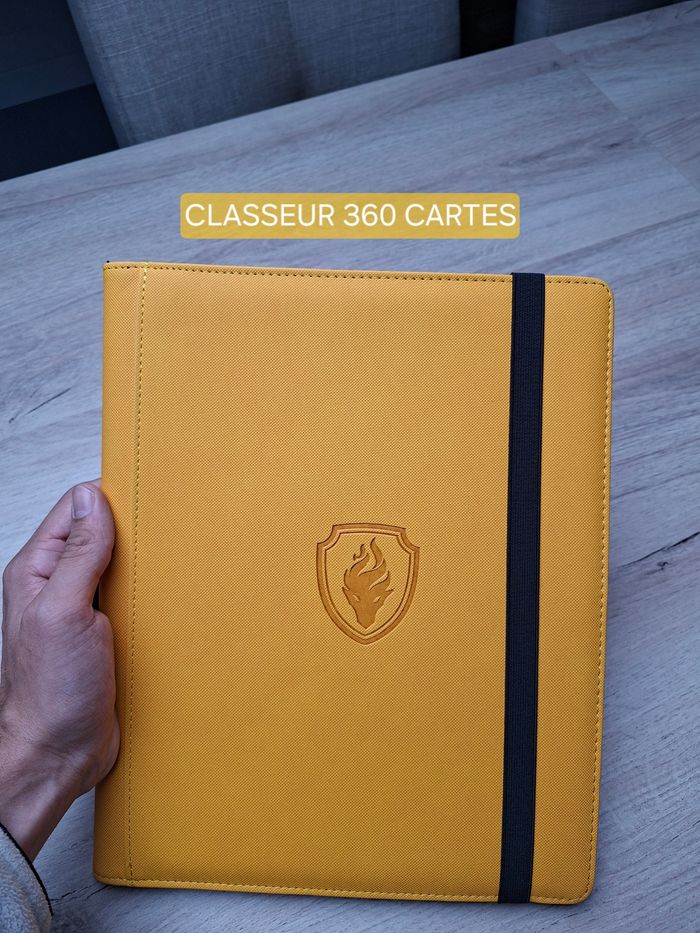 Classeur rigide de rangement pour 360 cartes Pokémon / lorcana de qualité premium en jaune 🟨