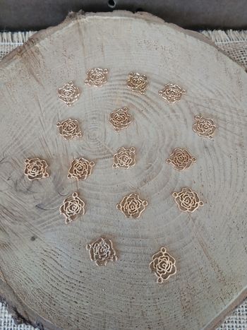 Lot de 16 pendentifs connecteurs rose doré