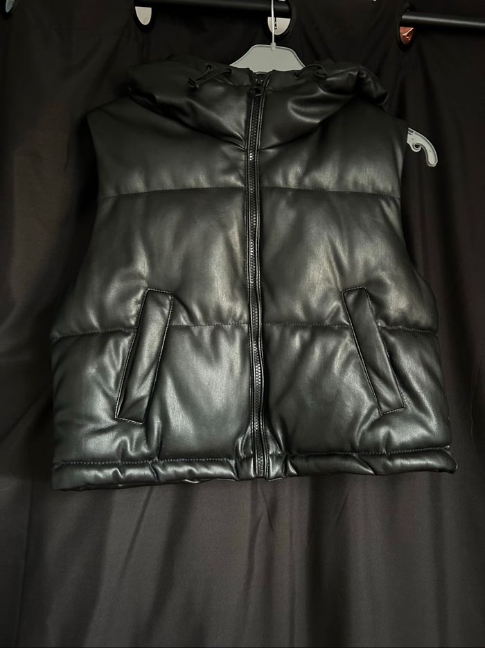 Veste noire matelassée sans manche Stradivarius taille S