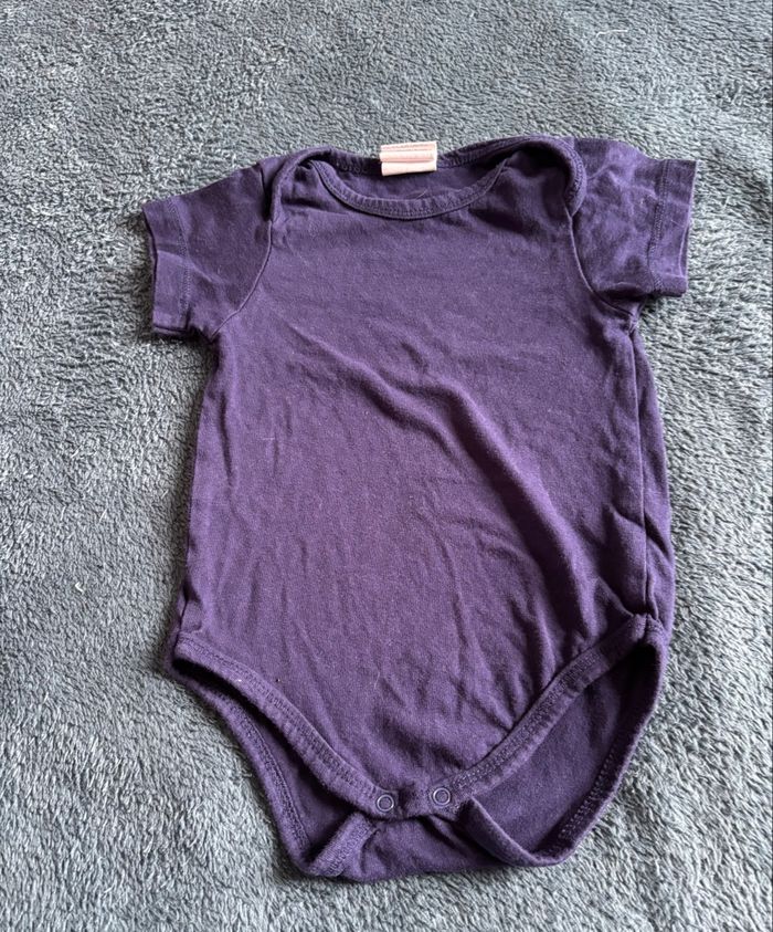 Lot de deux body manches courtes 12 mois - photo numéro 4