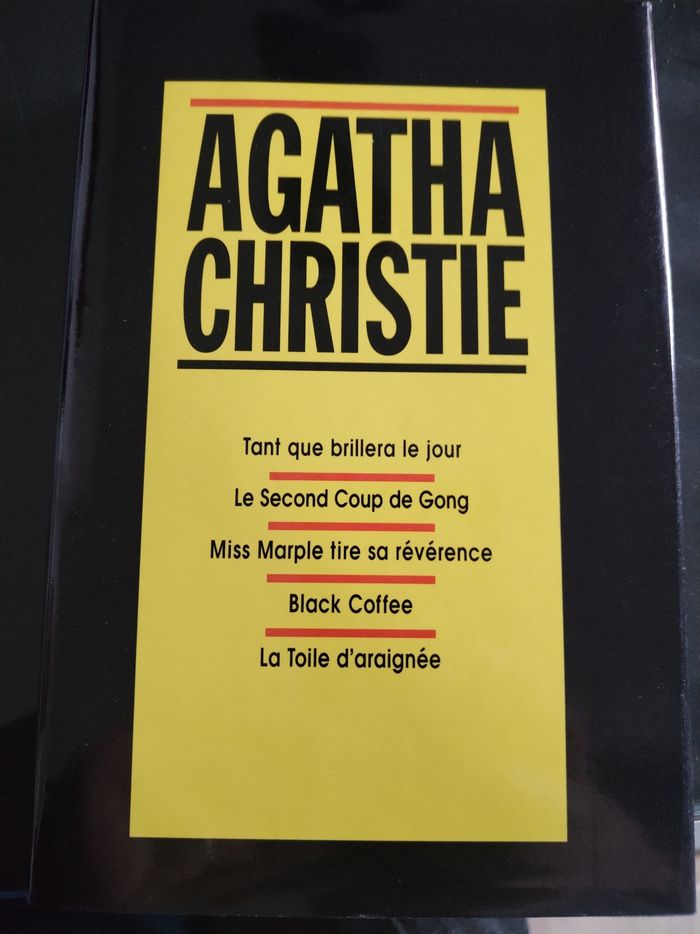 Agatha Christie Tome 14 - photo numéro 1