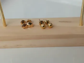 Lot 2 paires clous d’oreilles dorés tendance géométrique et minimaliste