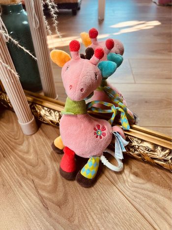 Petite girafe en peluche musicale 💙