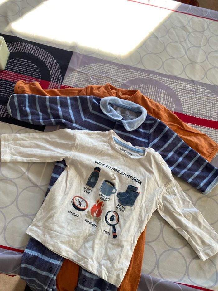 Lot 3 vêtements bébé 12 mois
