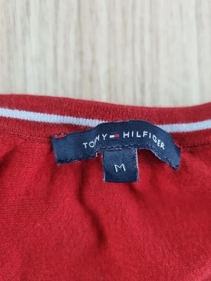 Pull à col V rouge Tommy Hilfiger Adolescents 14 ans - photo numéro 2
