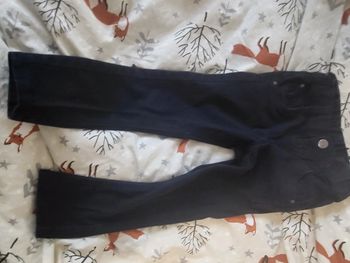 Pantalon tout doux 3 ans mis une fois