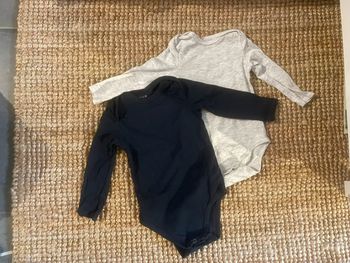 Lot 2 bodies manches longues