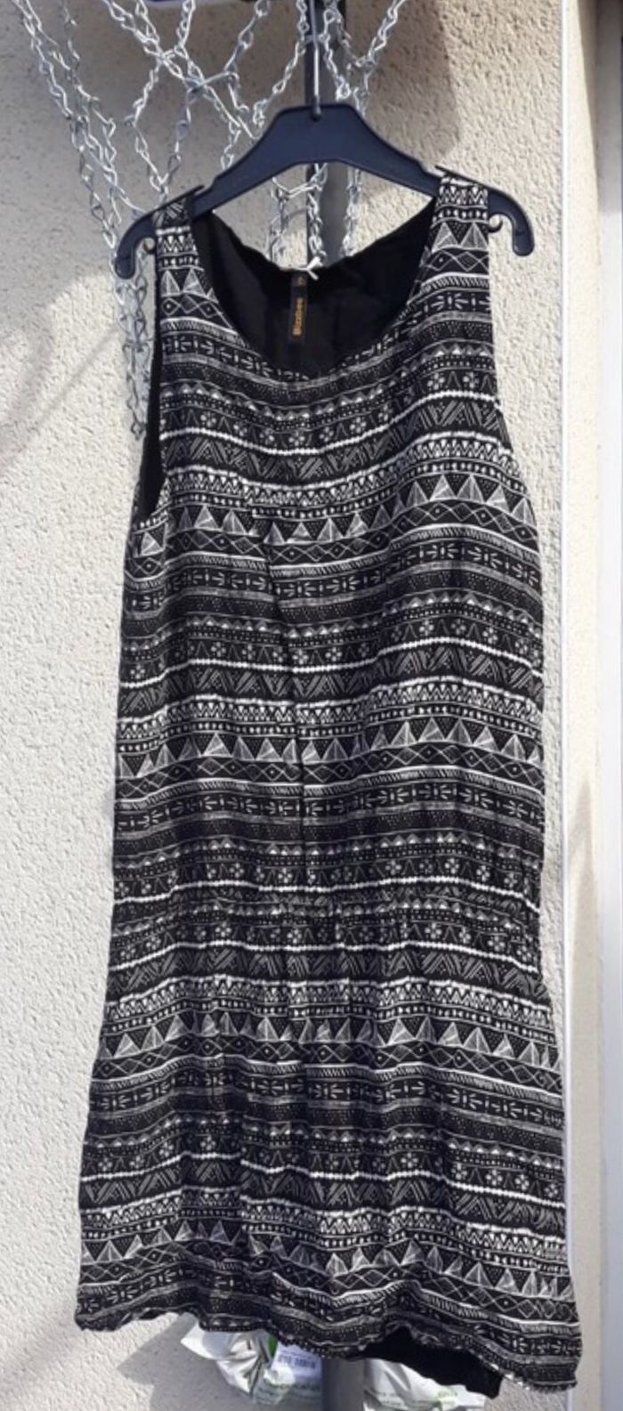 Robe noire et blanche - photo numéro 5