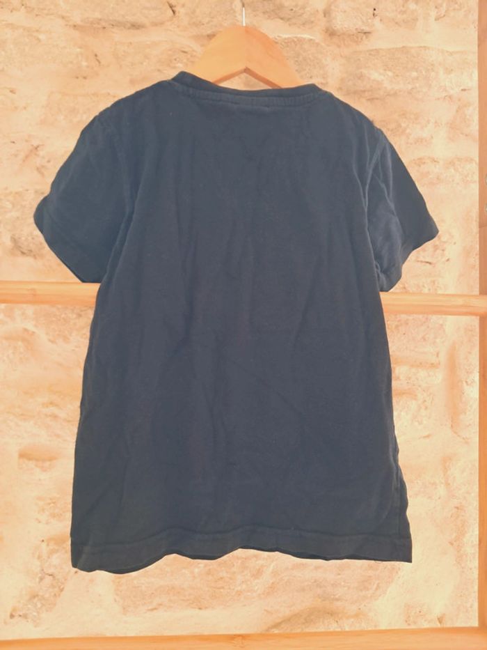 Tee shirt batman noir et jaune 5/6 ans tbe - photo numéro 3