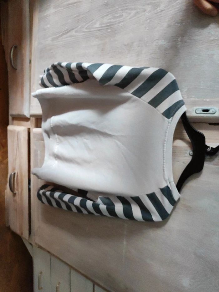Petit pull gris et blanc - photo numéro 3