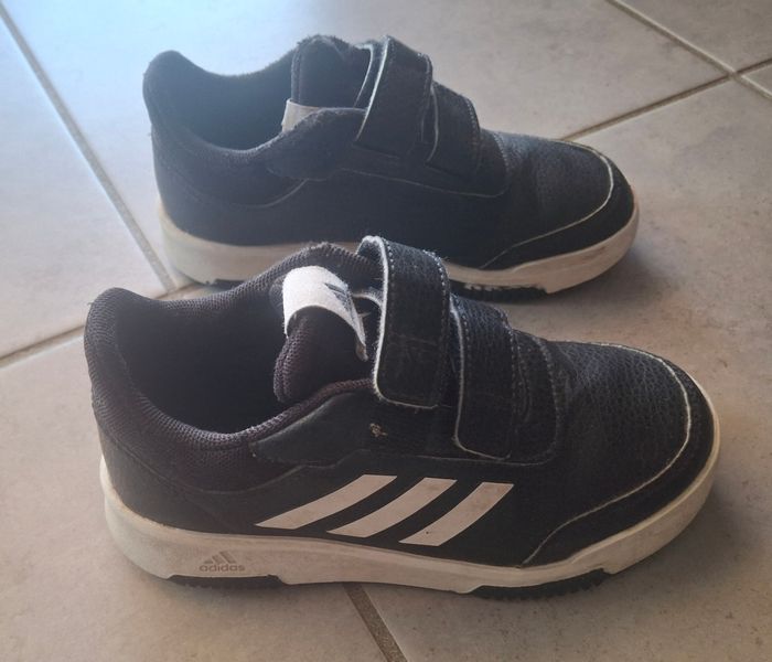 Baskets Adidas noires et blanches - photo numéro 2