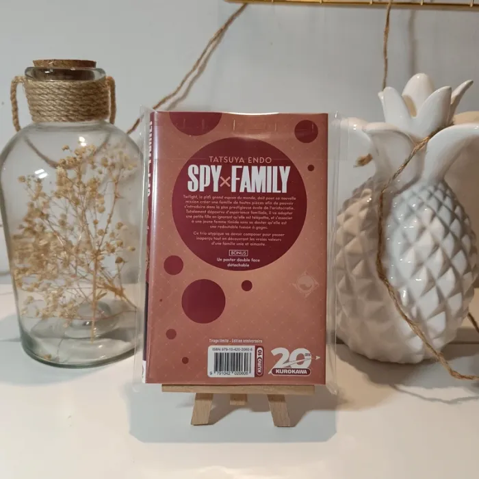 Manga Spy x family tome 1 édition limitée anniversaire - photo numéro 2
